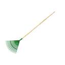 RASTRILLO CON CABO DE MADERA 22 DIENTES VERDE PLASTICO UNID S/M